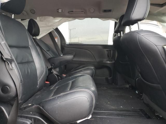 2018 Toyota Sienna SE