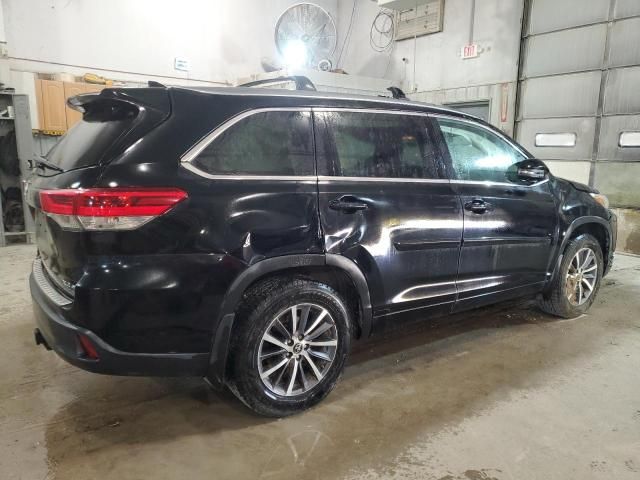 2017 Toyota Highlander SE