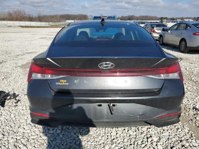 2022 Hyundai Elantra SE