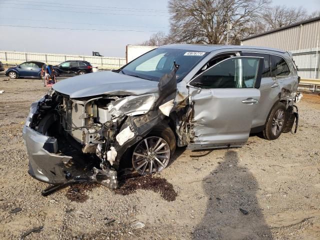 2019 Toyota Highlander SE