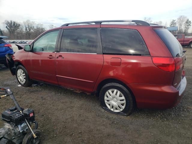 2004 Toyota Sienna CE