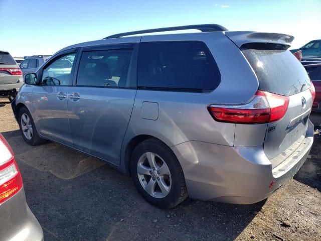 2017 Toyota Sienna LE