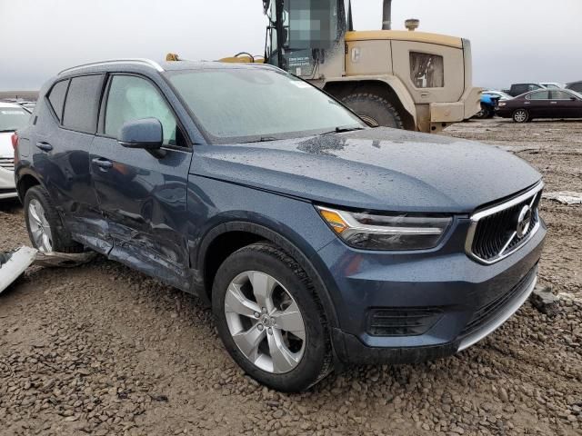 2022 Volvo XC40 T5 Momentum