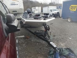 Buy Salvage Boats For Sale now at auction: 2017 Land Rover Boat