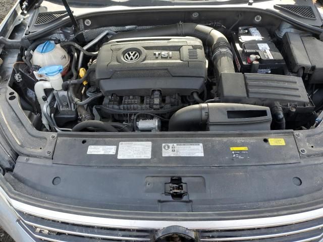 2017 Volkswagen Passat R-Line