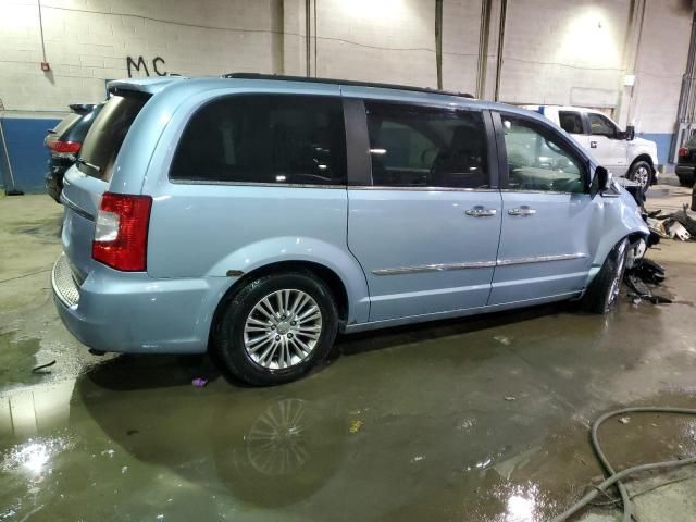 2013 Chrysler Town & Country Touring L