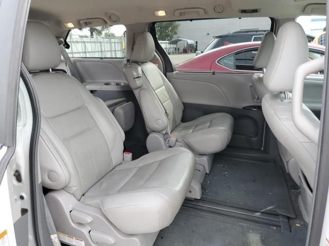 2017 Toyota Sienna XLE