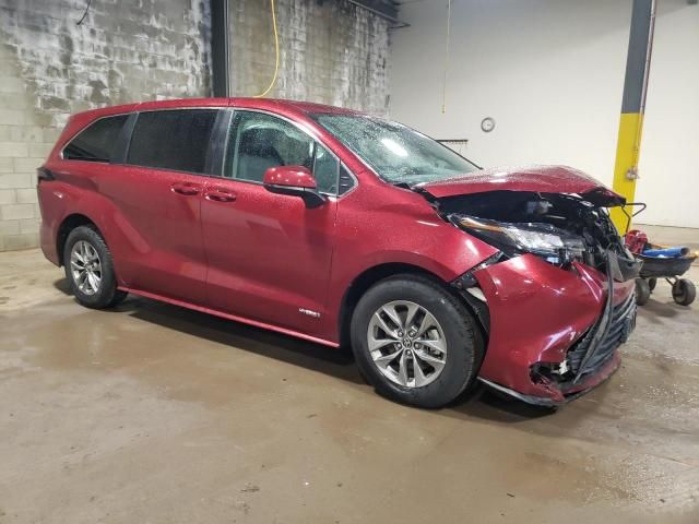 2021 Toyota Sienna LE