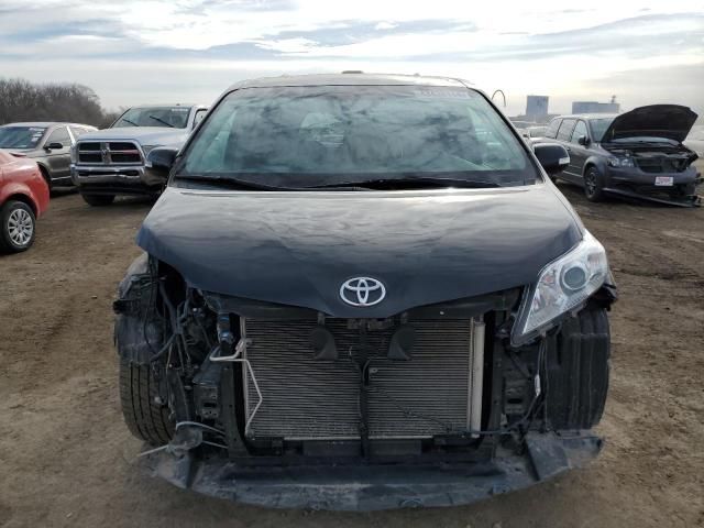 2013 Toyota Sienna XLE