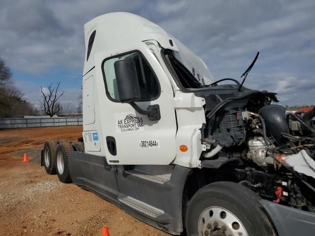 2017 Freightliner Cascadia 125