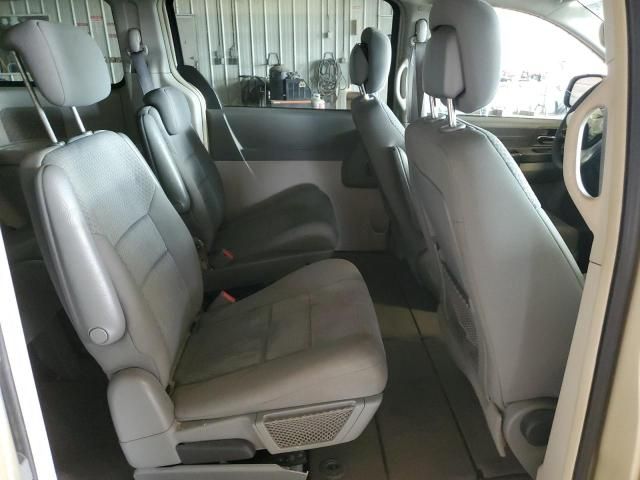 2010 Chrysler Town & Country LX