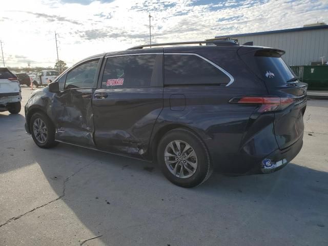 2021 Toyota Sienna LE