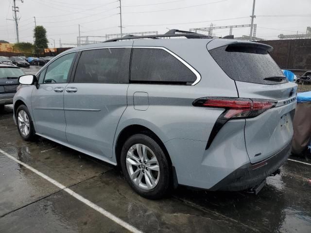 2022 Toyota Sienna XLE