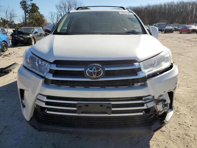 2019 Toyota Highlander SE