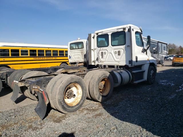 2016 Freightliner Cascadia 125