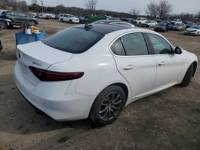 2018 Alfa Romeo Giulia Q4