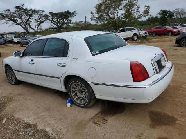 2002 Lincoln Town Car Signature