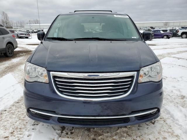 2016 Chrysler Town & Country Touring L