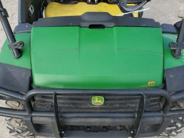 2015 John Deere 825I