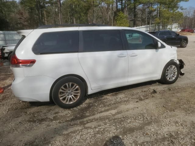 2012 Toyota Sienna XLE