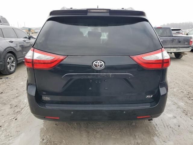 2018 Toyota Sienna XLE