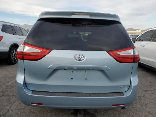 2016 Toyota Sienna XLE