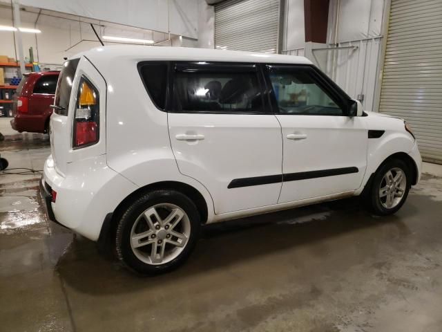 2011 KIA Soul +