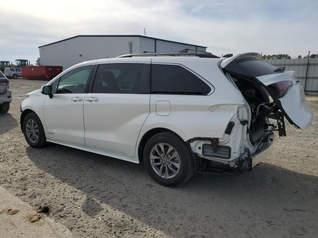 2021 Toyota Sienna XLE