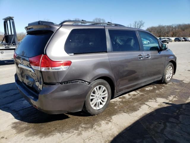 2013 Toyota Sienna XLE