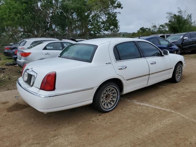 2002 Lincoln Town Car Signature