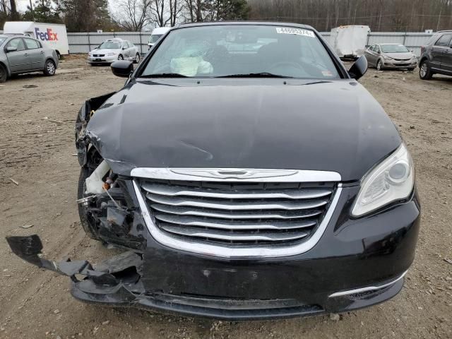 2013 Chrysler 200 Touring