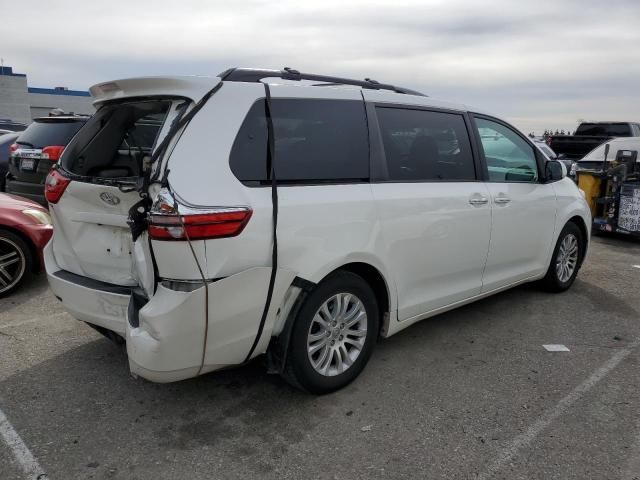 2017 Toyota Sienna XLE