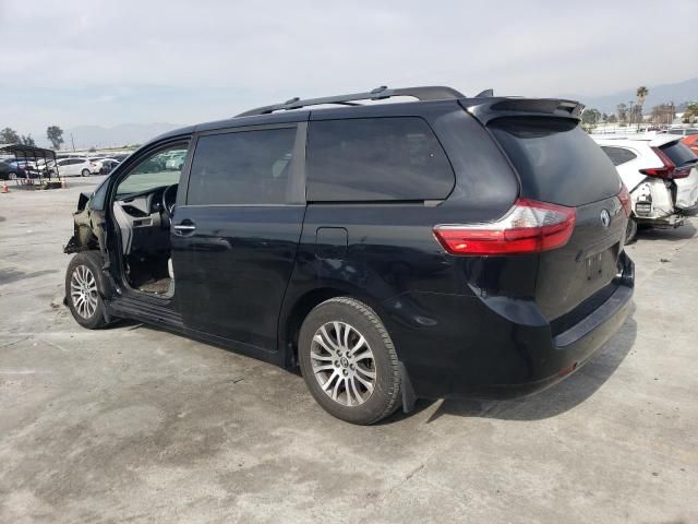 2020 Toyota Sienna XLE