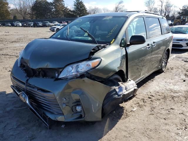 2020 Toyota Sienna XLE