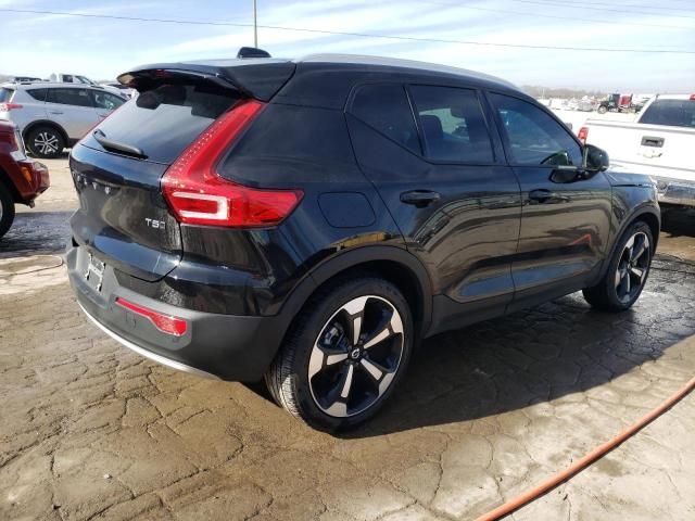 2021 Volvo XC40 T5 Momentum