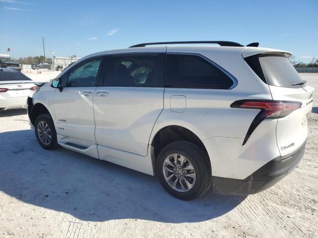 2021 Toyota Sienna XLE