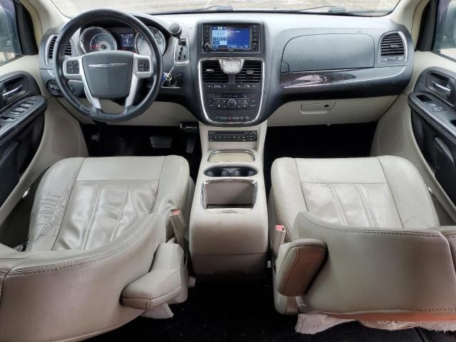 2012 Chrysler Town & Country Touring L