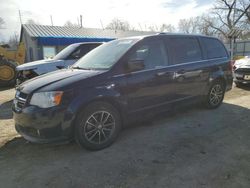 Salvage cars for sale from Copart Wichita, KS: 2017 Dodge Grand Caravan SXT