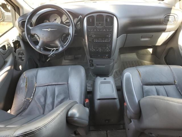 2005 Chrysler Town & Country Touring