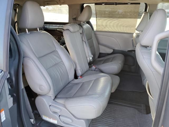 2016 Toyota Sienna XLE