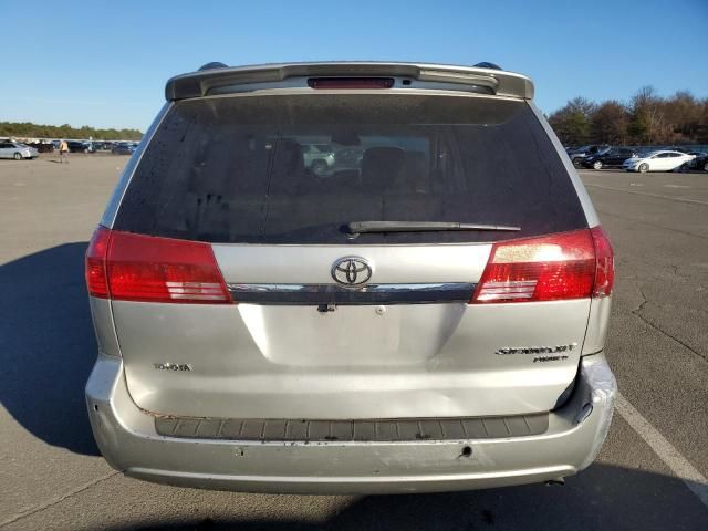 2005 Toyota Sienna XLE