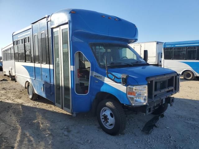 2019 Ford Econoline E350 Super Duty Cutaway Van