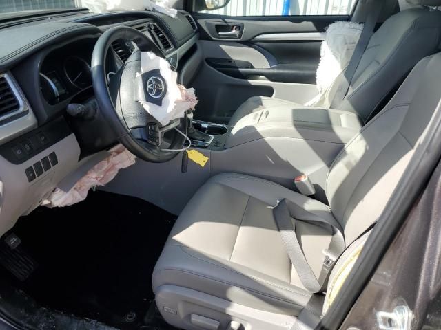 2019 Toyota Highlander SE