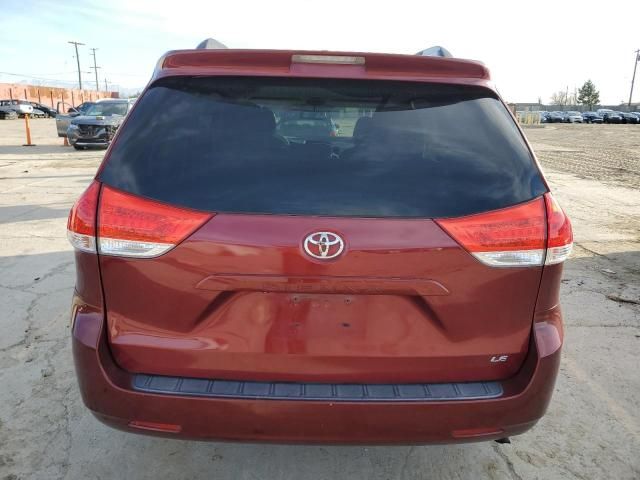 2011 Toyota Sienna LE