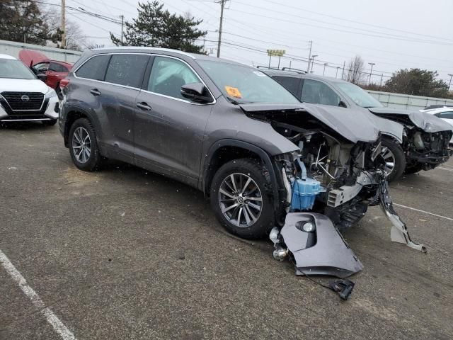 2019 Toyota Highlander SE