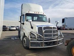 Salvage trucks for sale at Moraine, OH auction: 2015 Freightliner Cascadia 125