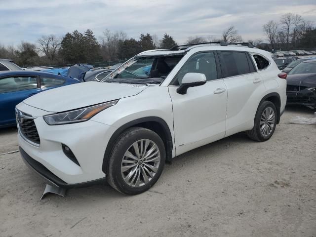 2022 Toyota Highlander Hybrid Platinum