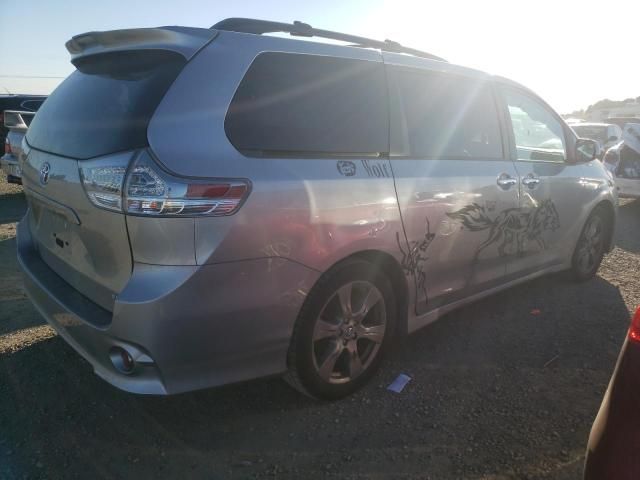 2018 Toyota Sienna SE