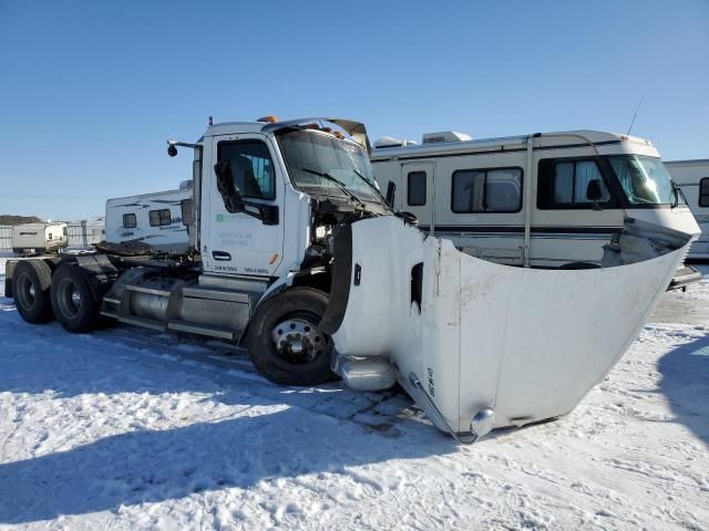 2018 Peterbilt 567