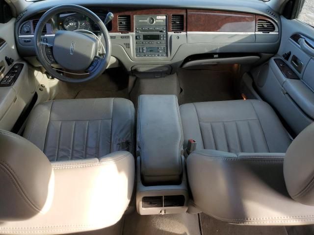 2006 Lincoln Town Car Signature